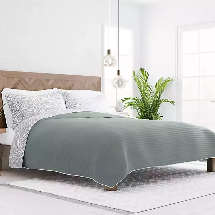 Quilts-Kirklands Home Green Scalloped Reversible 3-pc. Queen Quilt Set