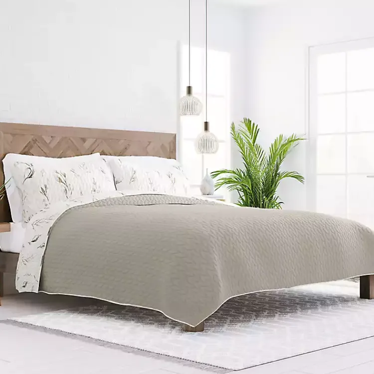 Quilts-Kirklands Home Watercolor Leaves Reversible 3-pc. King Quilt Set